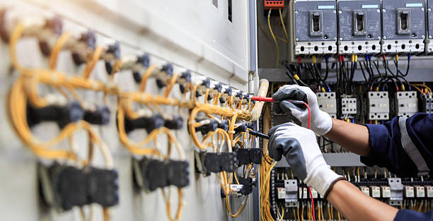 Professional Electrician technician working in Carrollton, AL
